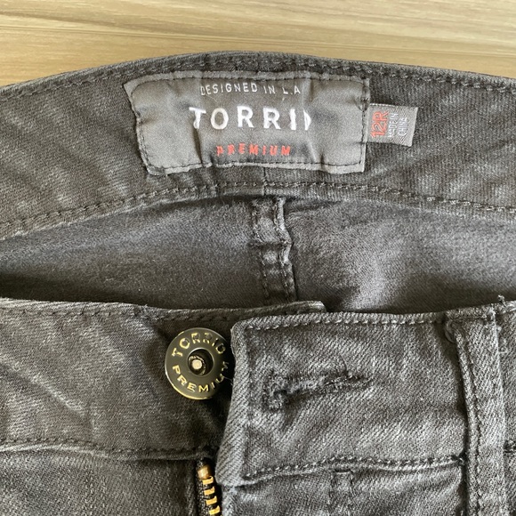 Torrid Premium Women’s High Rise Curvy Ankle Black Jeans Plus Size 12R Exc Cond - Picture 2 of 7